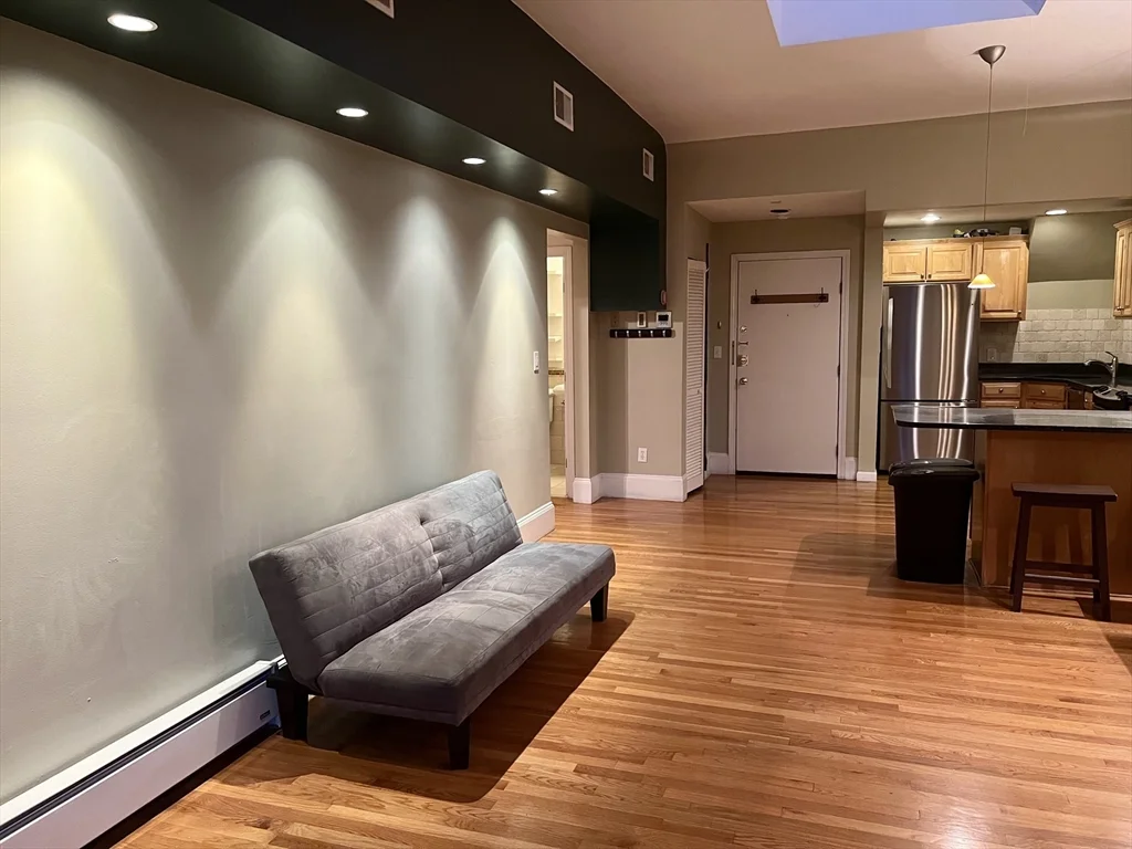 1 bed, 1 bath apartment for rent at 463 Commonwealth Ave Unit 7, Fenway — photo 4 of 14