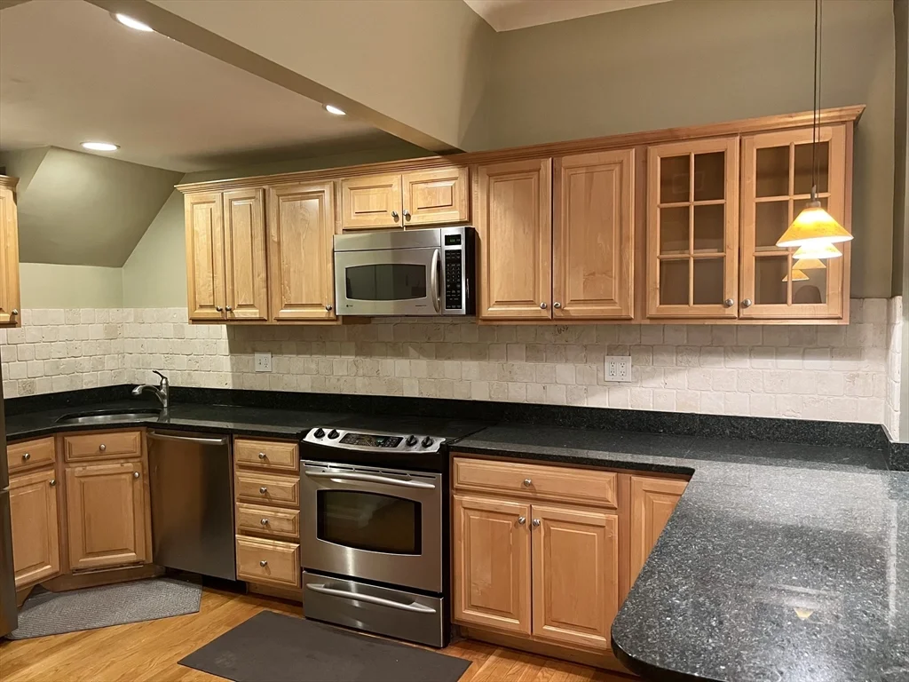 1 bed, 1 bath apartment for rent at 463 Commonwealth Ave Unit 7, Fenway — photo 2 of 14