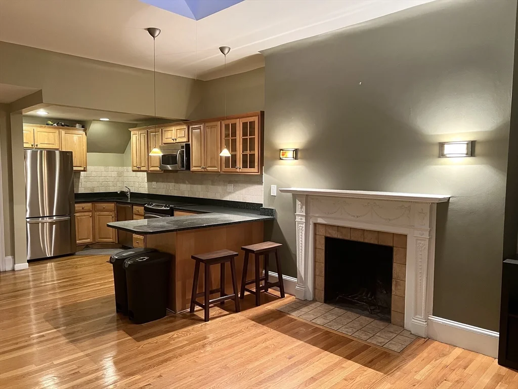 1 bed, 1 bath apartment for rent at 463 Commonwealth Ave Unit 7, Fenway — photo 5 of 14