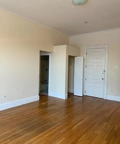 1 bed, 1 bath apartment for rent at 463 Commonwealth Unit 3, Back Bay — photo 4 of 9