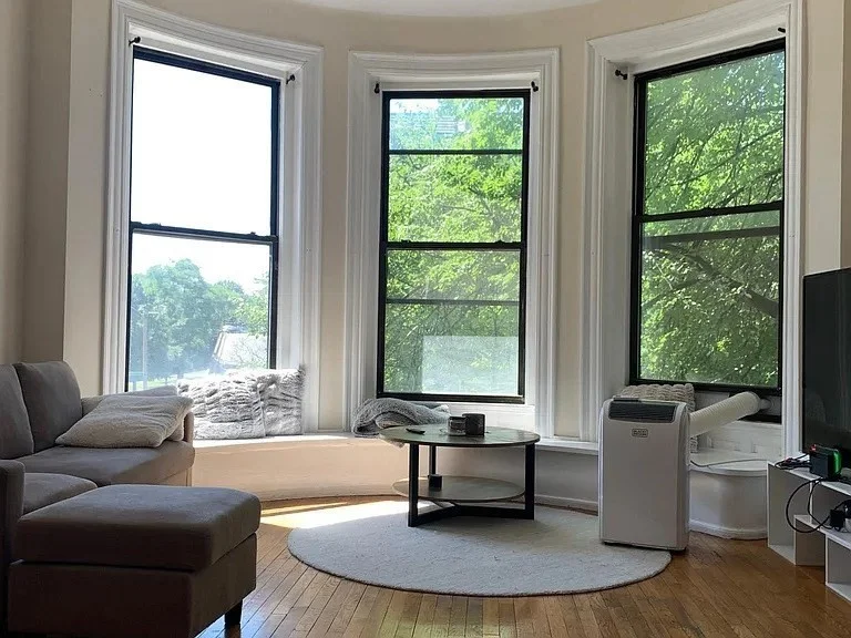 1 bed, 1 bath apartment for rent at 463 Commonwealth Unit 3, Back Bay