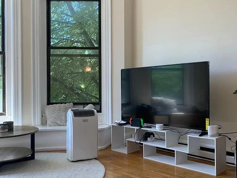 1 bed, 1 bath apartment for rent at 463 Commonwealth Unit 3, Back Bay — photo 2 of 9