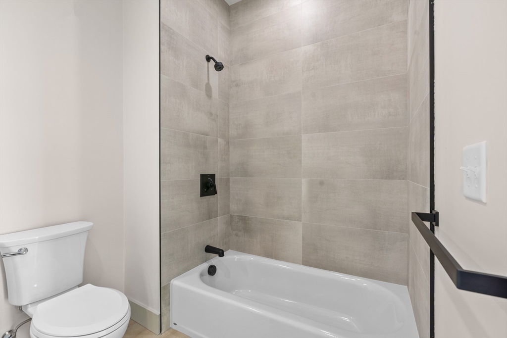 2 bed, 2 bath apartment for rent at 463 Franklin St Unit 301, Melrose — photo 11 of 14