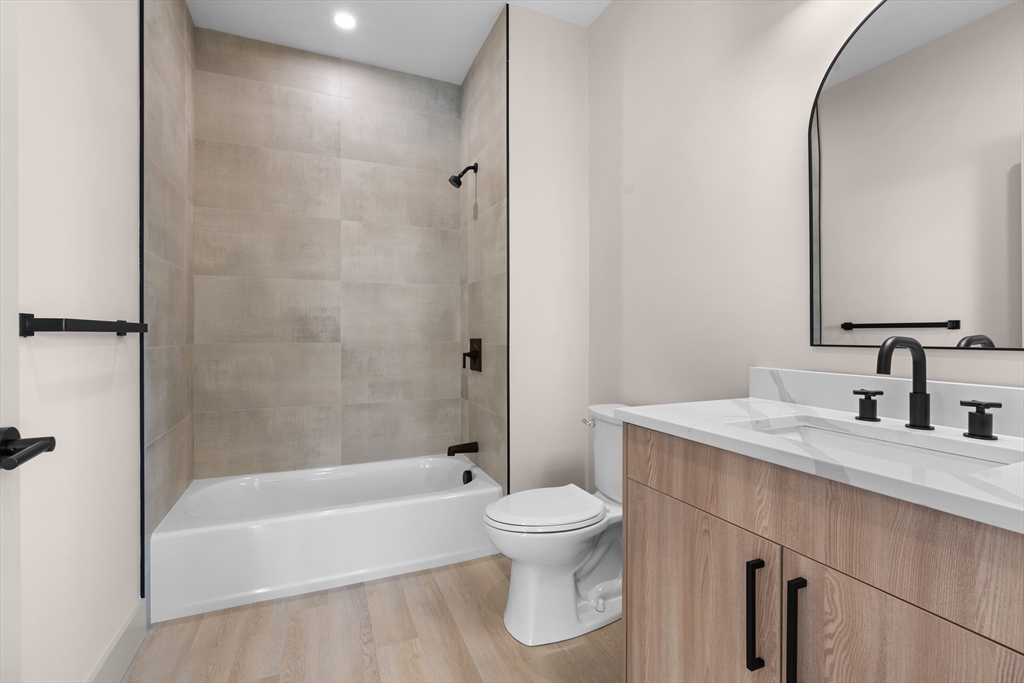 3 bed, 3 bath apartment for rent at 463 Franklin St Unit 306, Melrose — photo 18 of 19