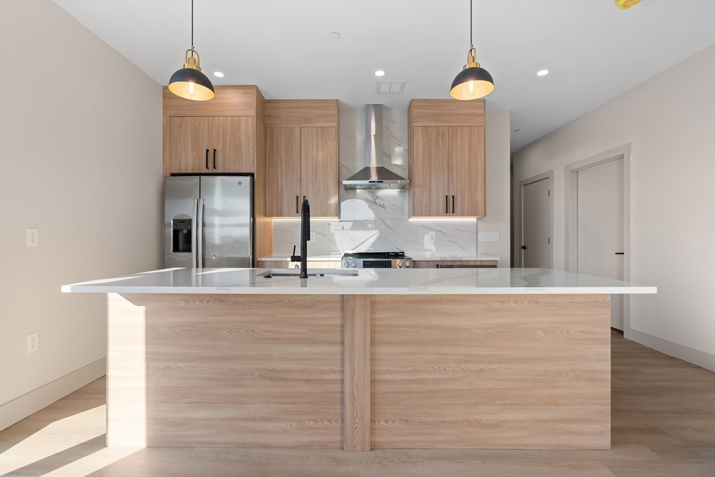 2 bed, 2 bath apartment for rent at 463 Franklin Unit 204, Melrose — photo 10 of 26