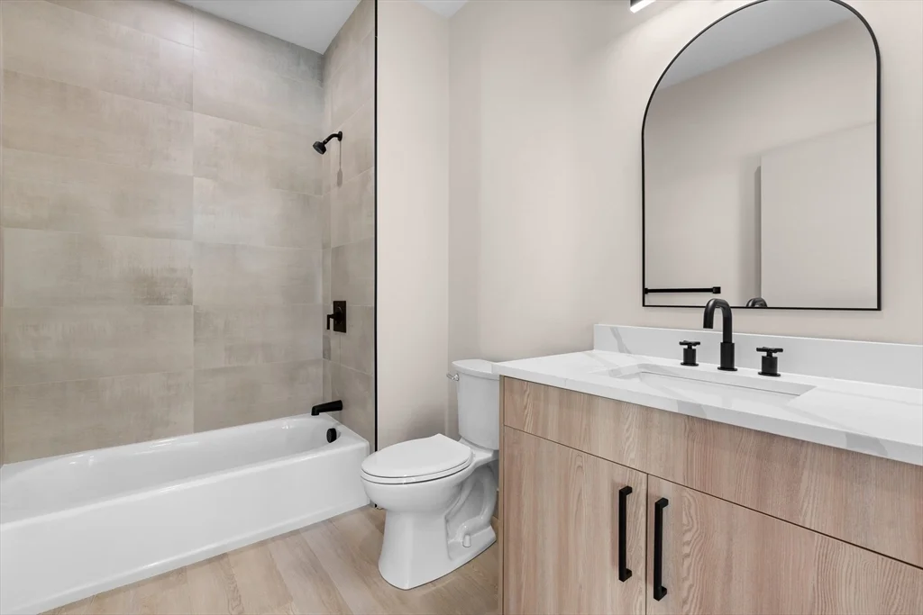 3 bed, 3 bath apartment for rent at 463 Franklin Unit 406, Melrose — photo 16 of 26