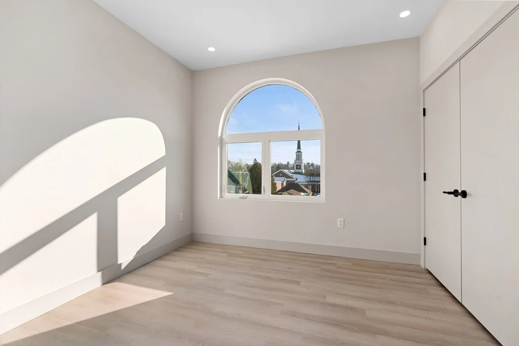 3 bed, 3 bath apartment for rent at 463 Franklin Unit 406, Melrose — photo 14 of 26