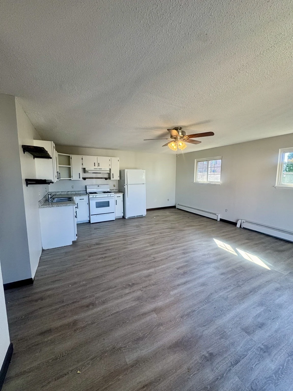 1 bed, 1 bath apartment for rent at 463 London St Unit 1, Fall River — photo 6 of 15