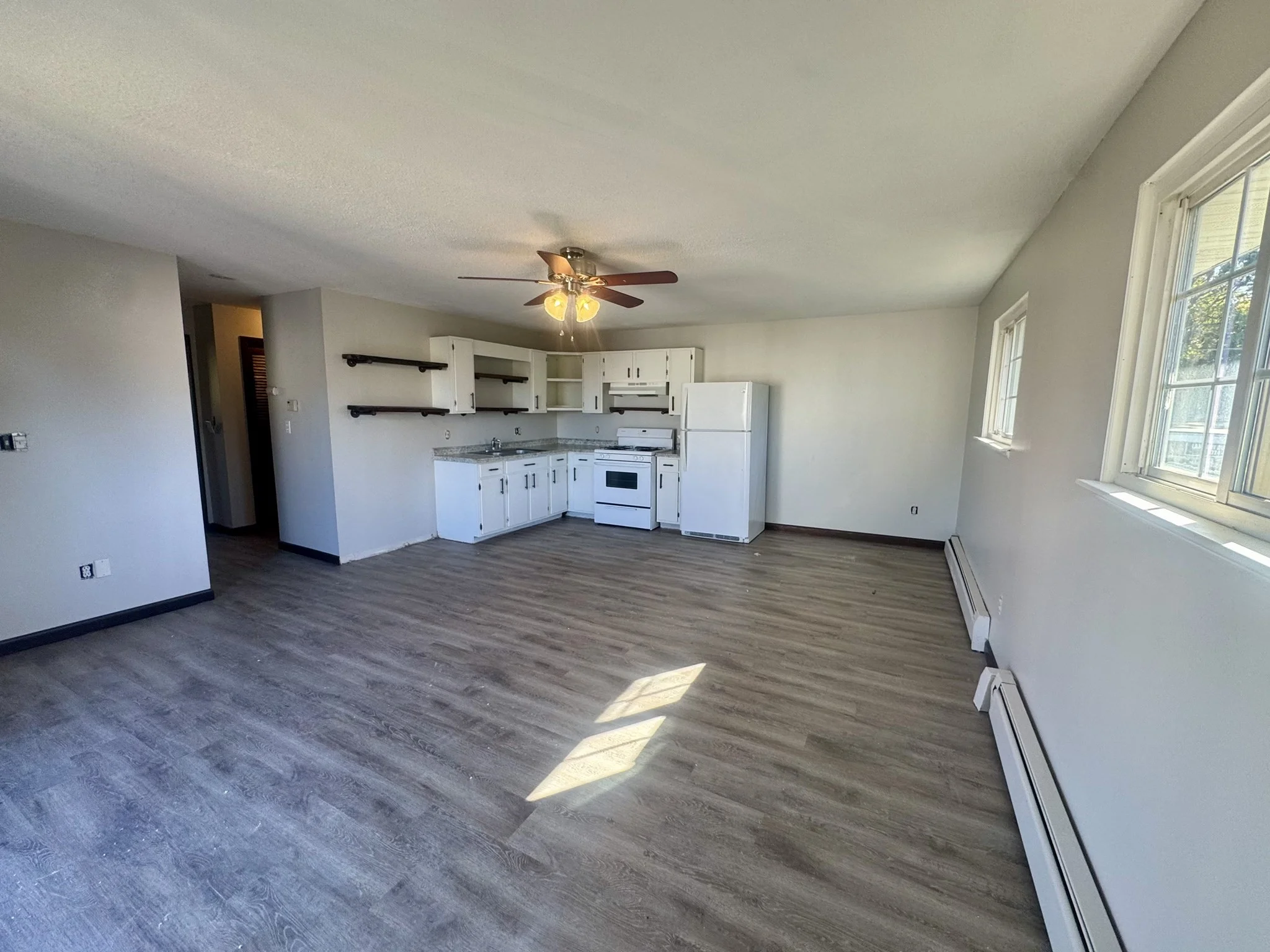 1 bed, 1 bath apartment for rent at 463 London St Unit 1, Fall River — photo 5 of 15