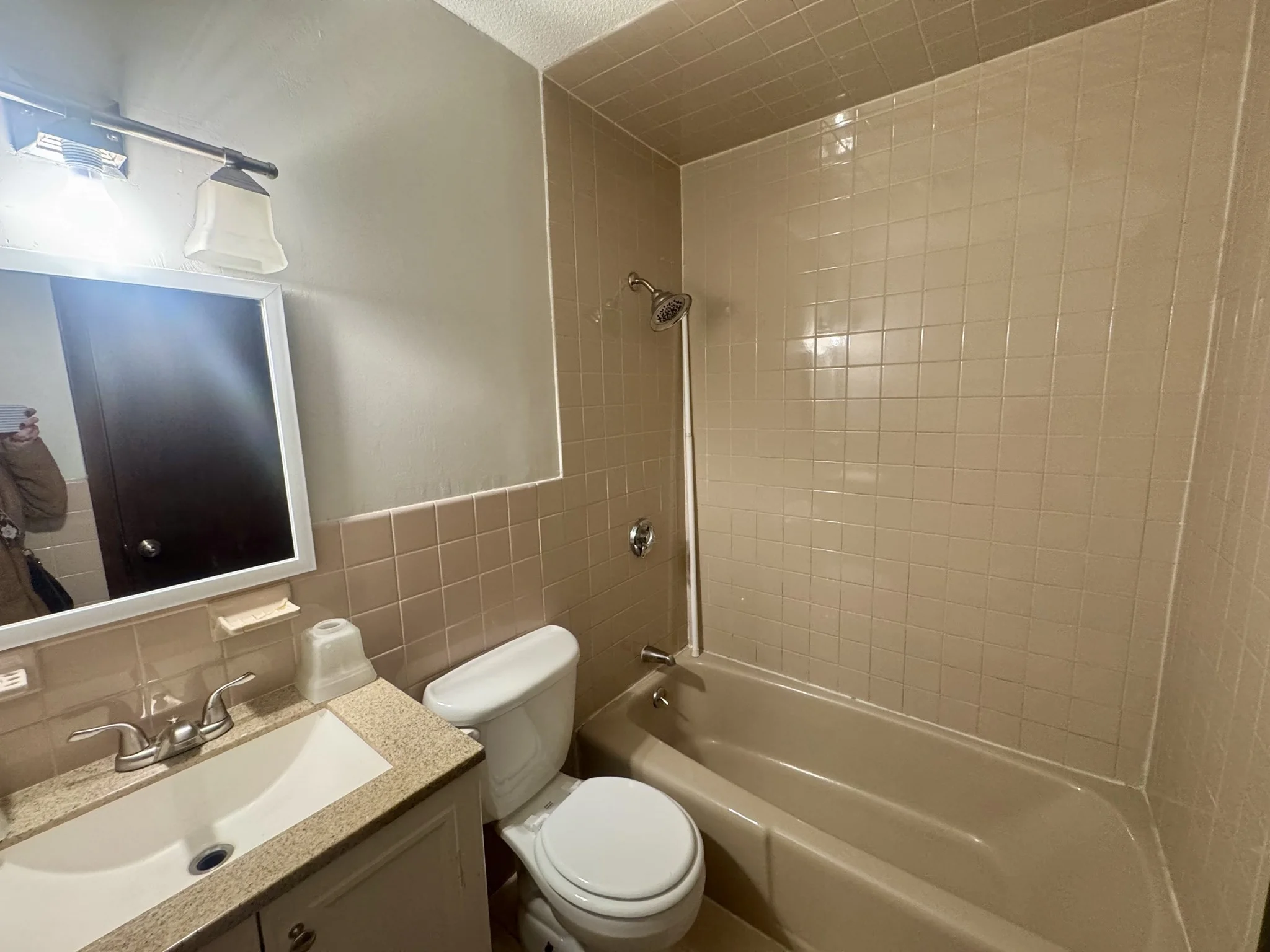 1 bed, 1 bath apartment for rent at 463 London St Unit 1, Fall River — photo 11 of 15