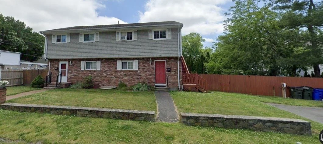1 bed, 1 bath apartment for rent at 463 London St Unit 1, Fall River