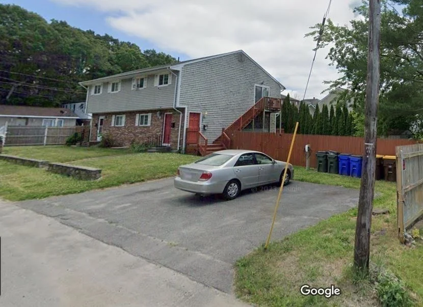 1 bed, 1 bath apartment for rent at 463 London St Unit 1, Fall River — photo 2 of 15