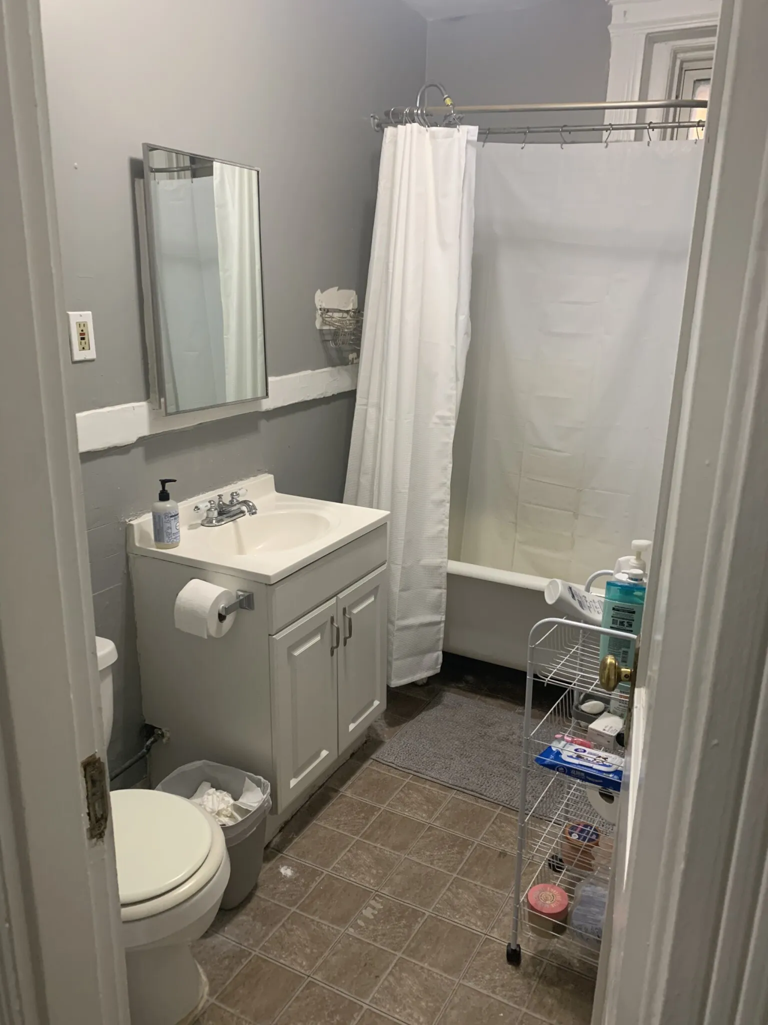 2 bed, 1 bath apartment for rent at 463 Park Dr Unit 14, Fenway — photo 2 of 12