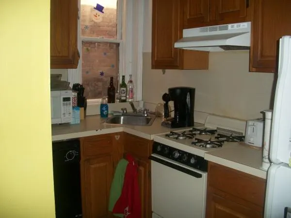 3 bed, 1 bath apartment for rent at 463 Park Dr Unit 17, Fenway — photo 2 of 17