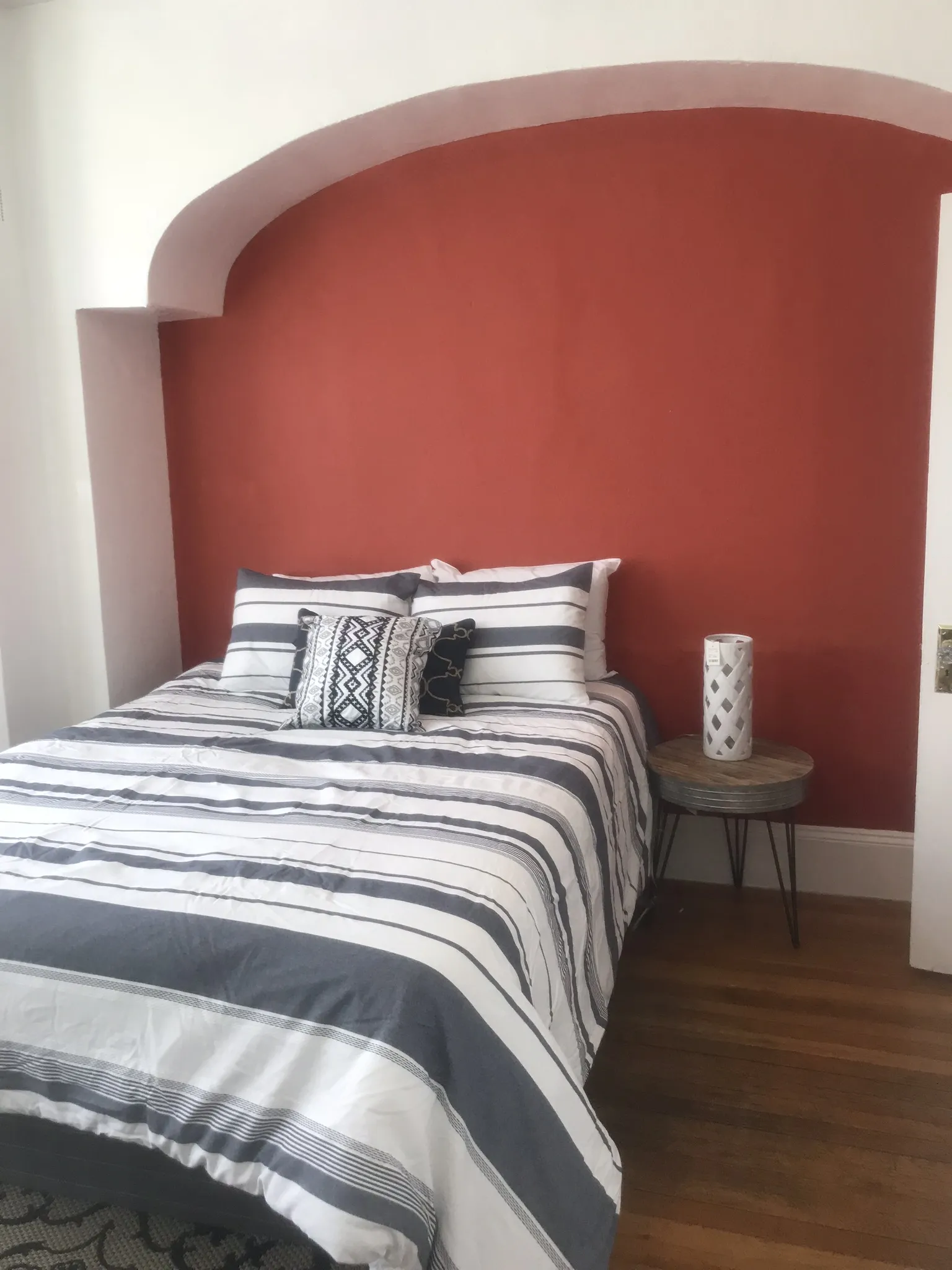 2 bed, 1 bath apartment for rent at 463 Park Dr Unit 5, Fenway — photo 3 of 11
