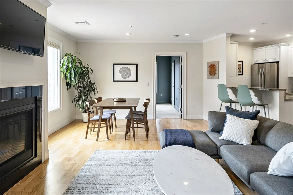 3 bed, 3 bath apartment for rent at 463 Rutherford Ave Unit 401, Charlestown — photo 3 of 26