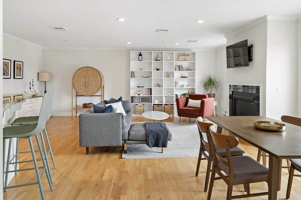 3 bed, 3 bath apartment for rent at 463 Rutherford Ave Unit 401, Charlestown — photo 4 of 26