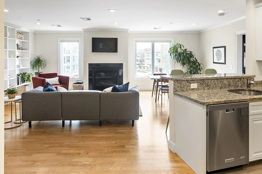 3 bed, 3 bath apartment for rent at 463 Rutherford Ave Unit 401, Charlestown — photo 7 of 26