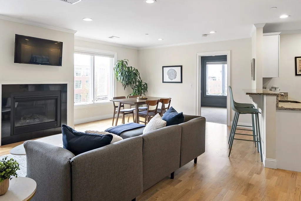 3 bed, 3 bath apartment for rent at 463 Rutherford Ave Unit 401, Charlestown — photo 2 of 26
