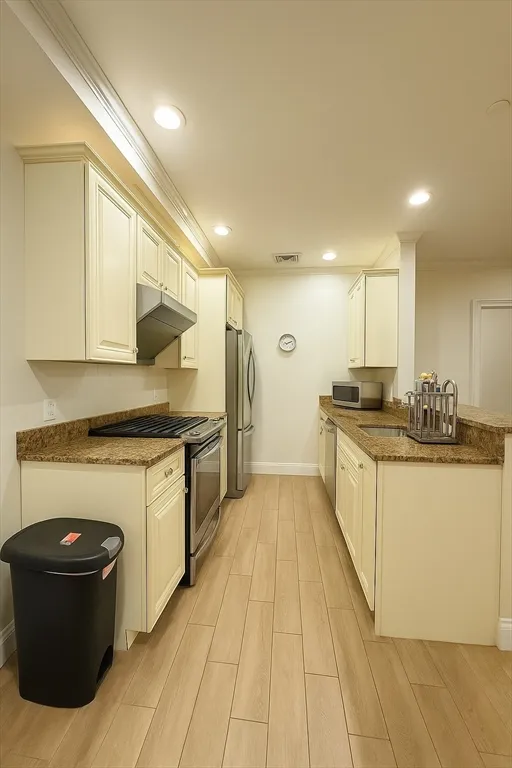2 bed, 2 bath apartment for rent at 463 Rutherford Ave Unit U304, Charlestown — photo 4 of 25
