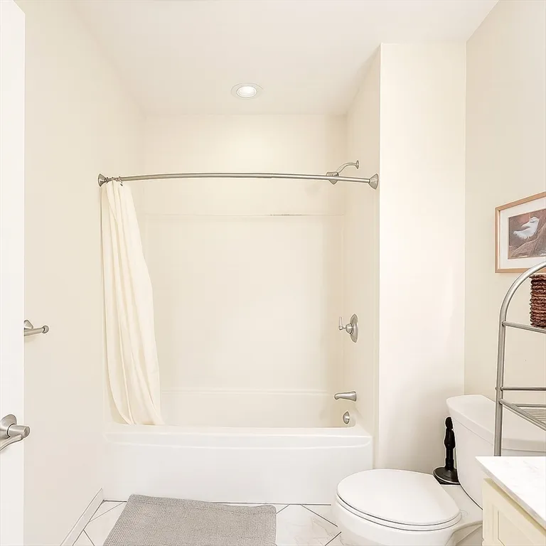 2 bed, 2 bath apartment for rent at 463 Rutherford Ave Unit U304, Charlestown — photo 14 of 25