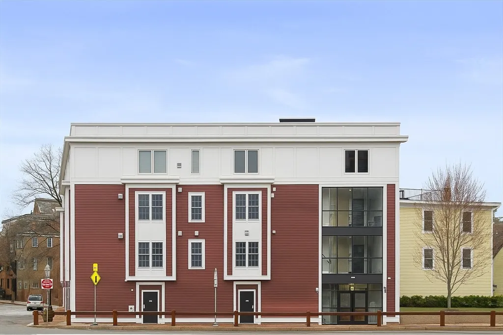 2 bed, 2 bath apartment for rent at 463 Rutherford Ave Unit U304, Charlestown — photo 24 of 25