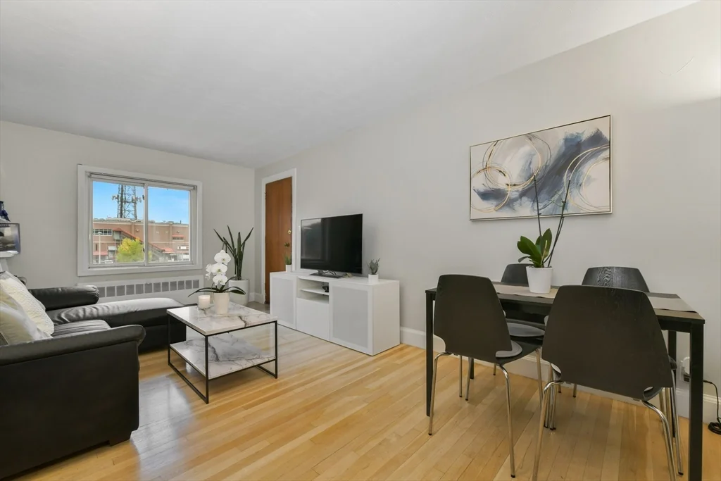2 bed, 1 bath apartment for rent at 4635 Washington St Unit 4, Roslindale — photo 6 of 19
