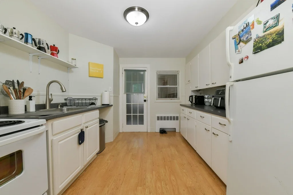 2 bed, 1 bath apartment for rent at 4635 Washington St Unit 4, Roslindale — photo 10 of 19