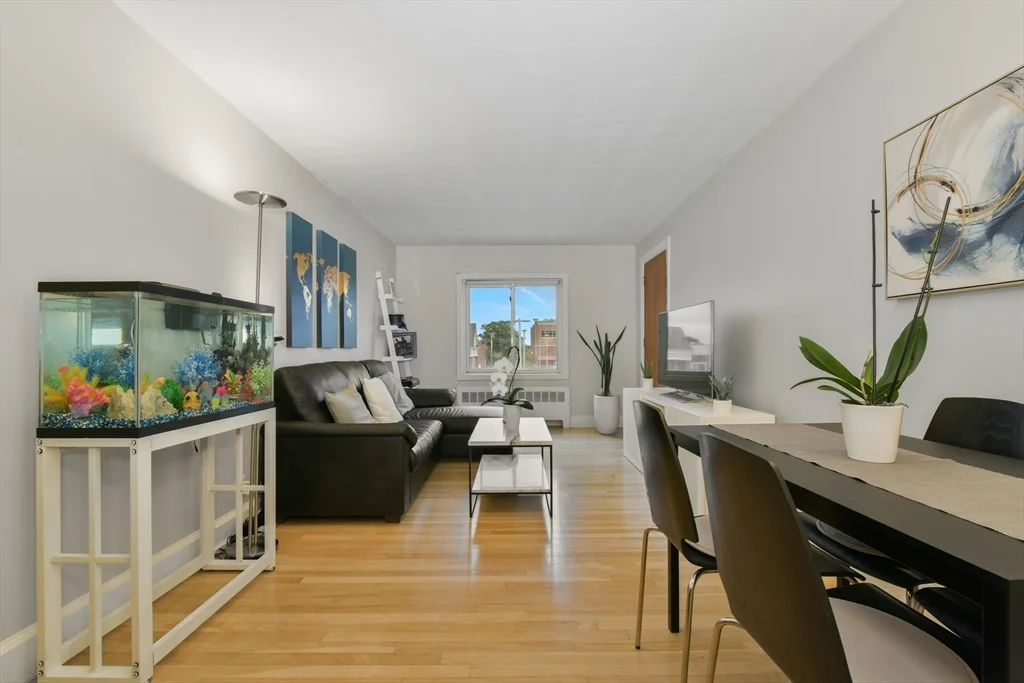 2 bed, 1 bath apartment for rent at 4635 Washington St Unit 4, Roslindale — photo 5 of 19