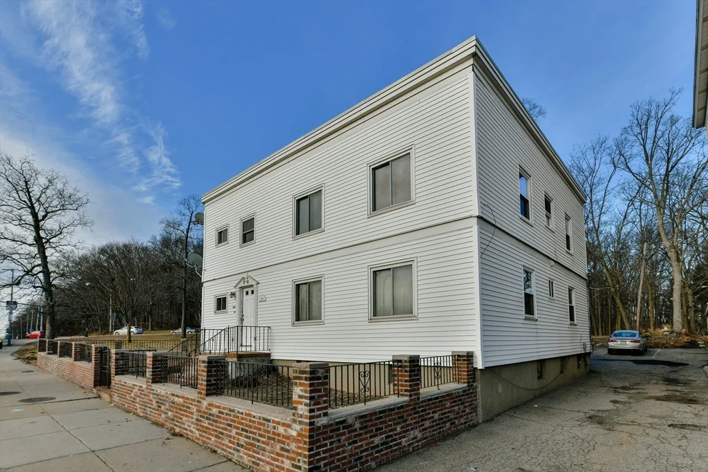2 bed, 1 bath apartment for rent at 4635 Washington St Unit 4, Roslindale — photo 19 of 19