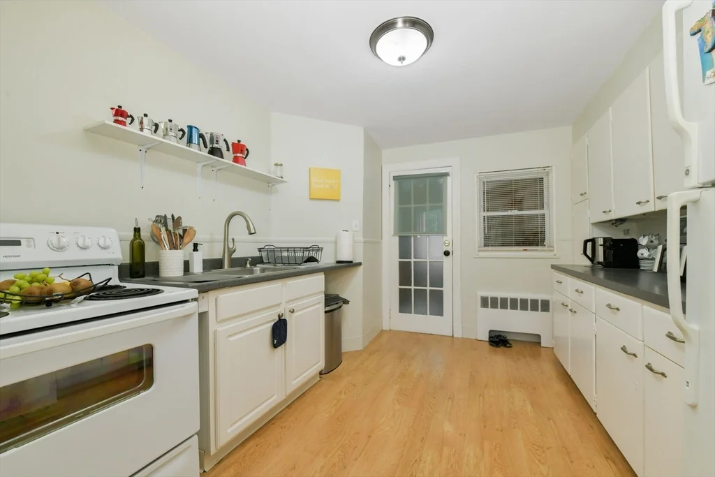 2 bed, 1 bath apartment for rent at 4635 Washington St Unit 4, Roslindale — photo 11 of 19
