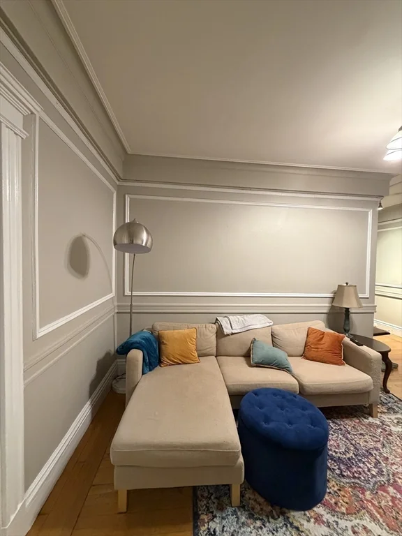3 bed, 1 bath apartment for rent at 464-466 Commonwealth Ave Unit 403, Fenway — photo 4 of 22