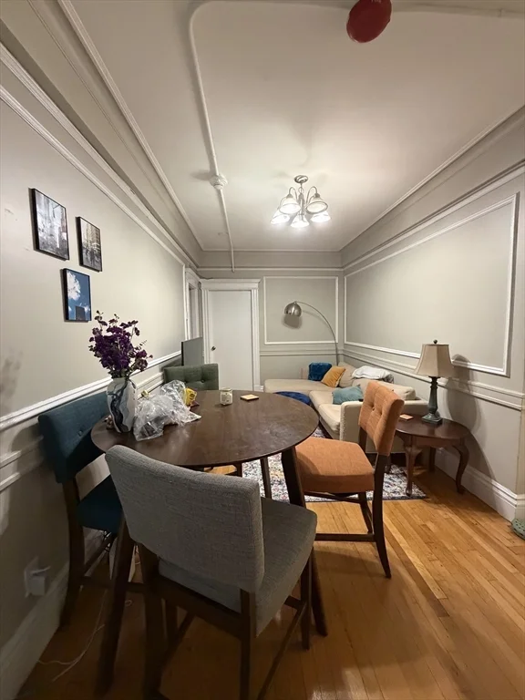 3 bed, 1 bath apartment for rent at 464-466 Commonwealth Ave Unit 403, Fenway — photo 3 of 22