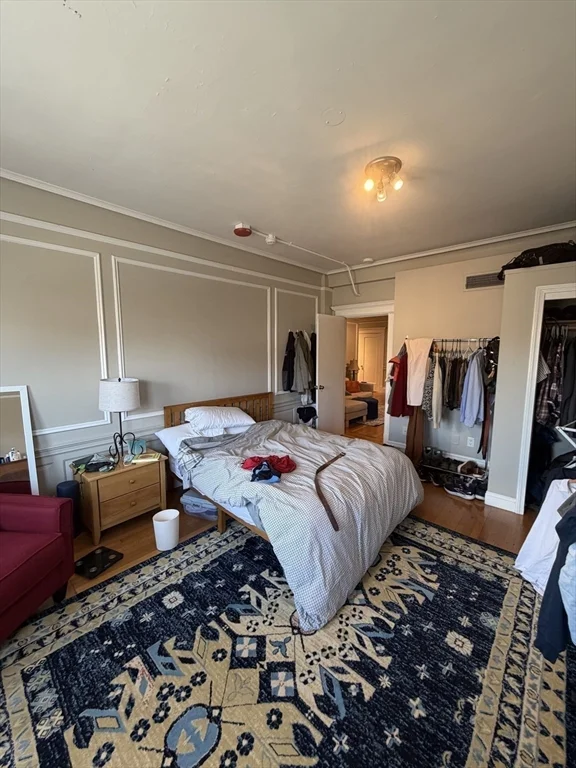 3 bed, 1 bath apartment for rent at 464-466 Commonwealth Ave Unit 403, Fenway — photo 8 of 22