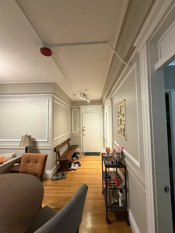 3 bed, 1 bath apartment for rent at 464-466 Commonwealth Ave Unit 403, Fenway — photo 6 of 22