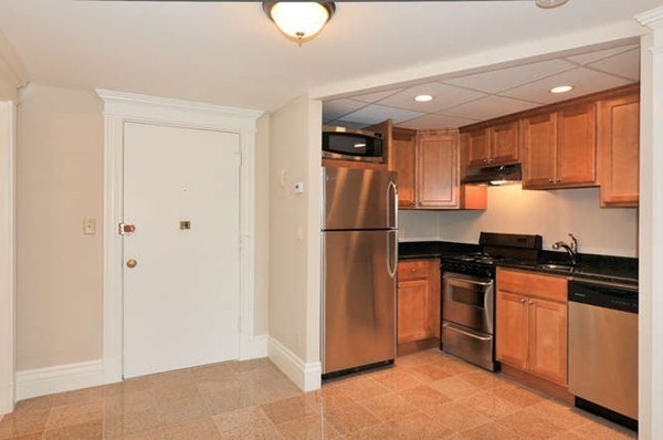 1 bed, 1 bath apartment for rent at 464-466 Commonwealth Ave Unit 52, Back Bay — photo 3 of 15