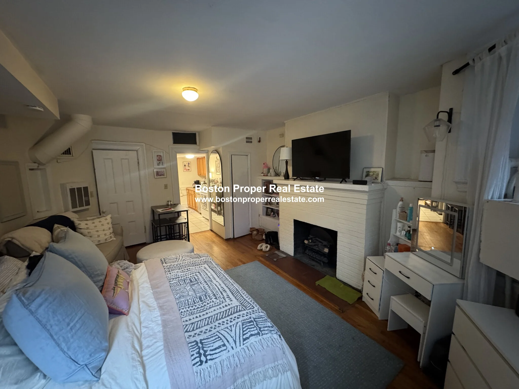 Studio bed, 1 bath apartment for rent at 464 Beacon St Unit Bf, Back Bay — photo 4 of 8