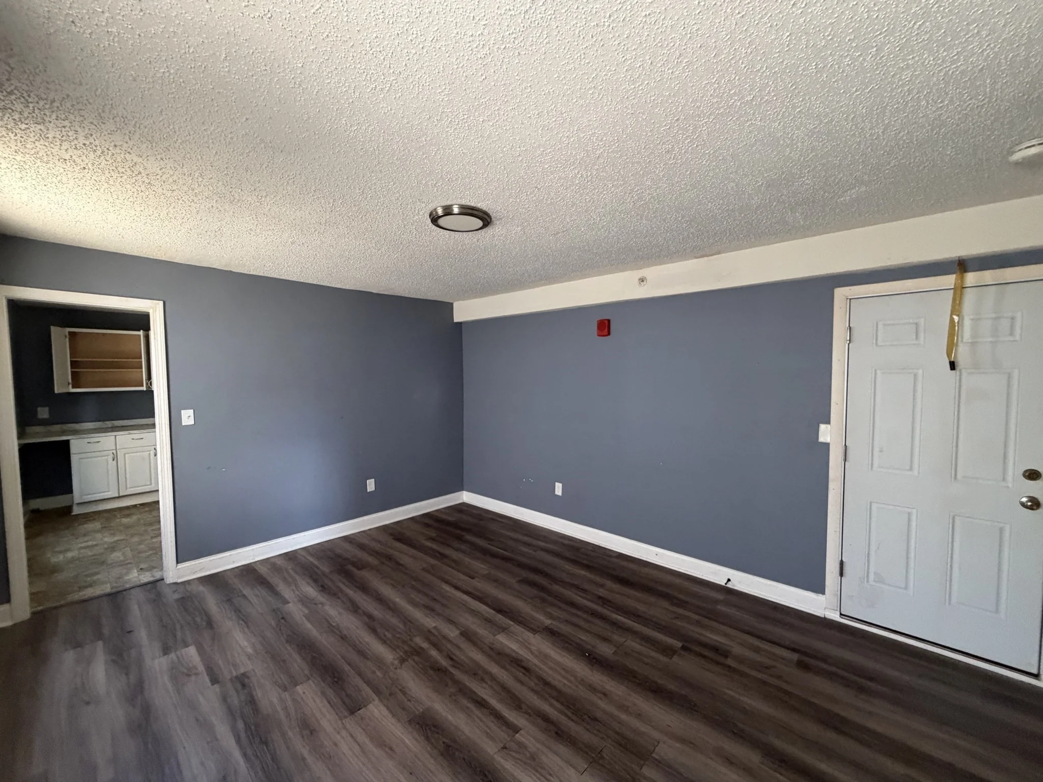 2 bed, 1 bath apartment for rent at 464 Central St Unit 1L, Lowell — photo 2 of 4
