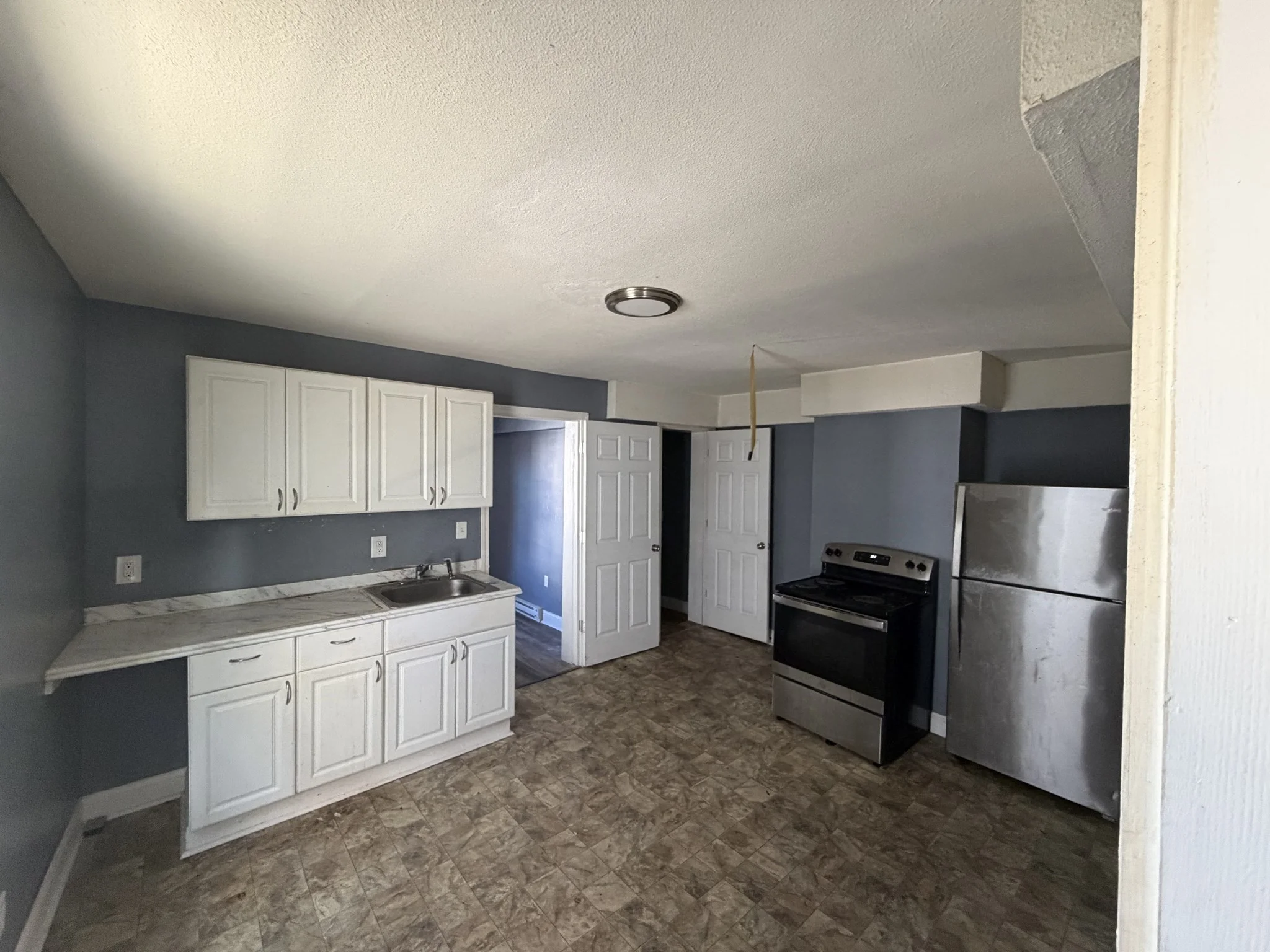 2 bed, 1 bath apartment for rent at 464 Central St Unit 1L, Lowell