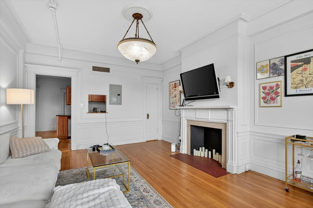 2 bed, 1 bath apartment for rent at 464 Commonwealth Ave Unit 51, Fenway — photo 7 of 19