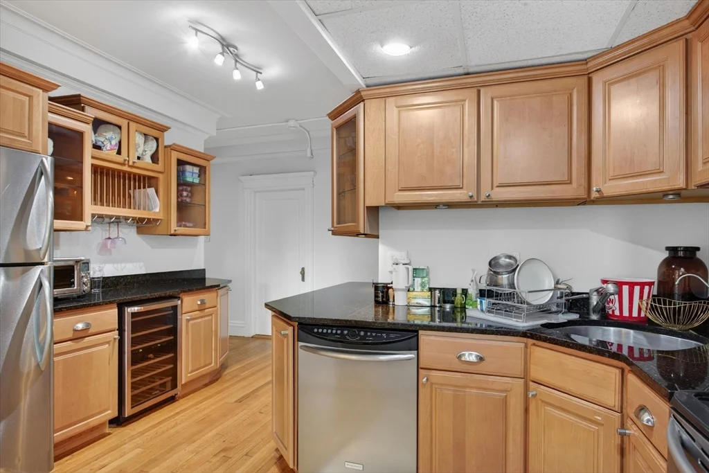 2 bed, 1 bath apartment for rent at 464 Commonwealth Ave Unit 51, Fenway — photo 5 of 19