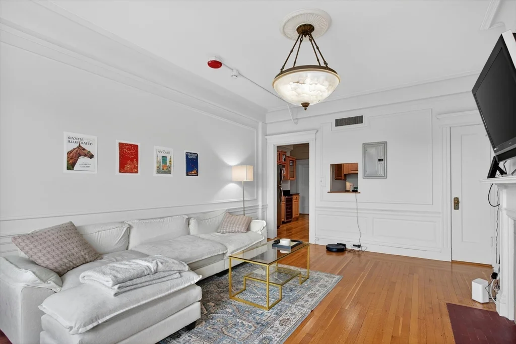 2 bed, 1 bath apartment for rent at 464 Commonwealth Ave Unit 51, Fenway — photo 10 of 19
