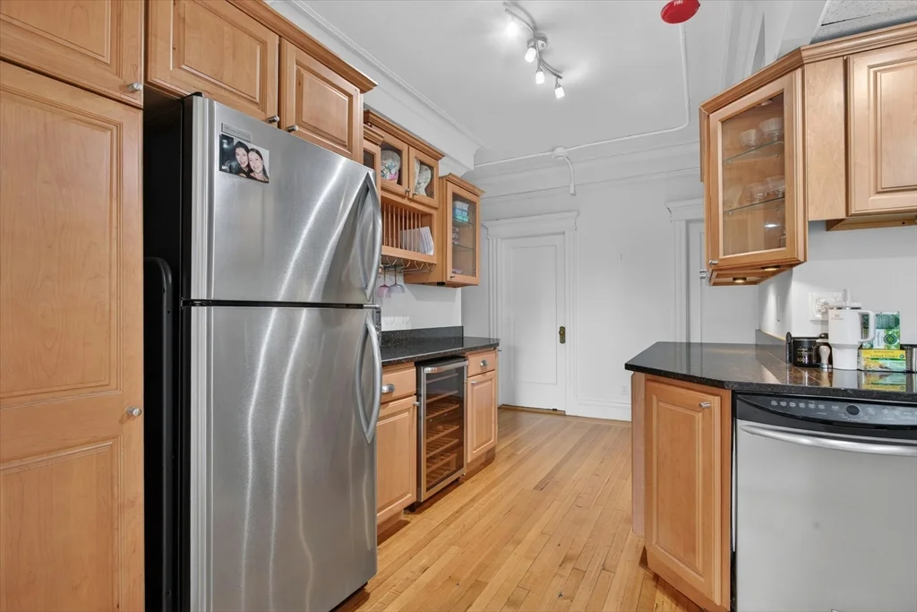 2 bed, 1 bath apartment for rent at 464 Commonwealth Ave Unit 51, Fenway — photo 4 of 19