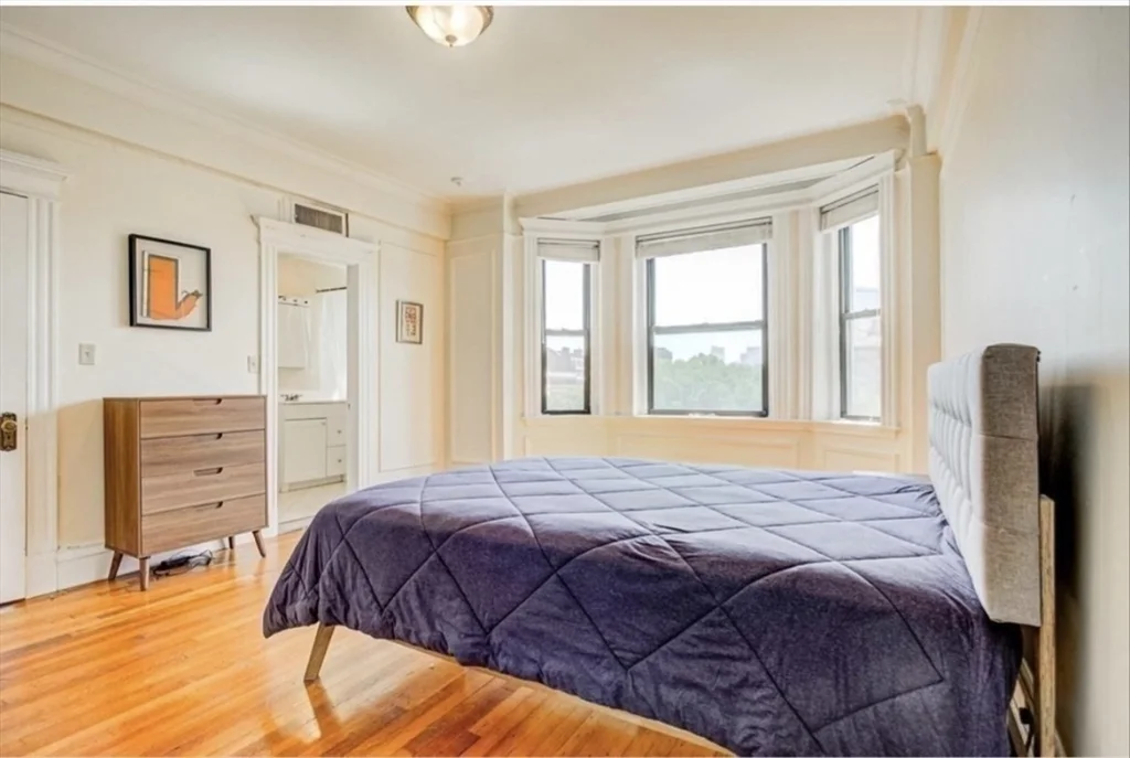 3 bed, 2 bath apartment for rent at 464 Commonwealth Ave Unit 53, Fenway — photo 3 of 18
