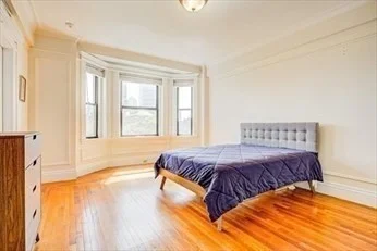 3 bed, 2 bath apartment for rent at 464 Commonwealth Ave Unit 53, Fenway — photo 2 of 18