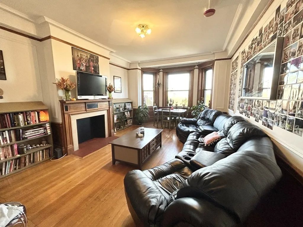 2 bed, 1 bath apartment for rent at 464 Commonwealth Ave Unit 61, Fenway — photo 4 of 9