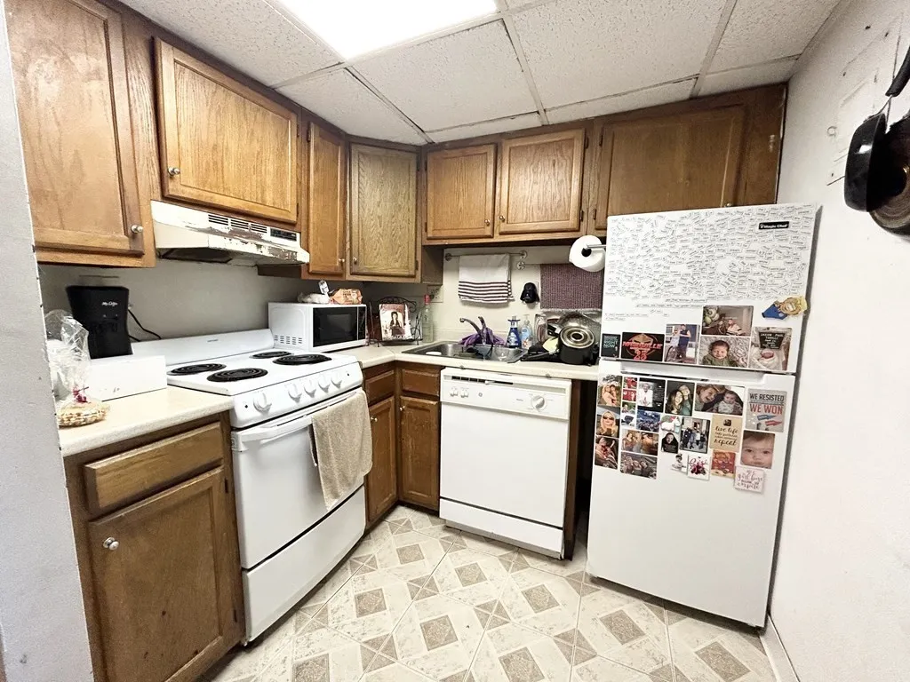 2 bed, 1 bath apartment for rent at 464 Commonwealth Ave Unit 61, Fenway — photo 1 of 9