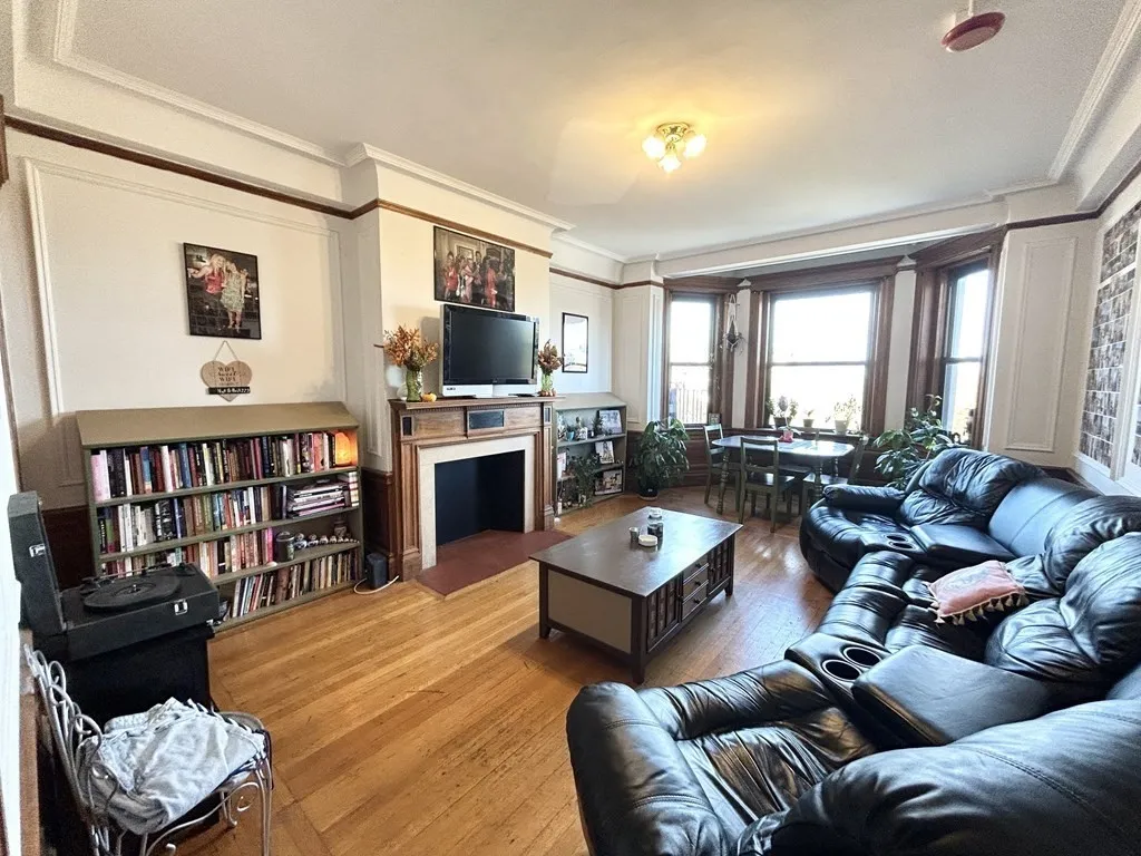 2 bed, 1 bath apartment for rent at 464 Commonwealth Ave Unit 61, Fenway — photo 3 of 9
