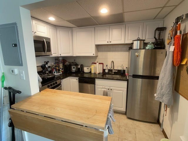 Studio bed, 1 bath apartment for rent at 464 Commonwealth Ave Unit 87, Fenway — photo 4 of 15