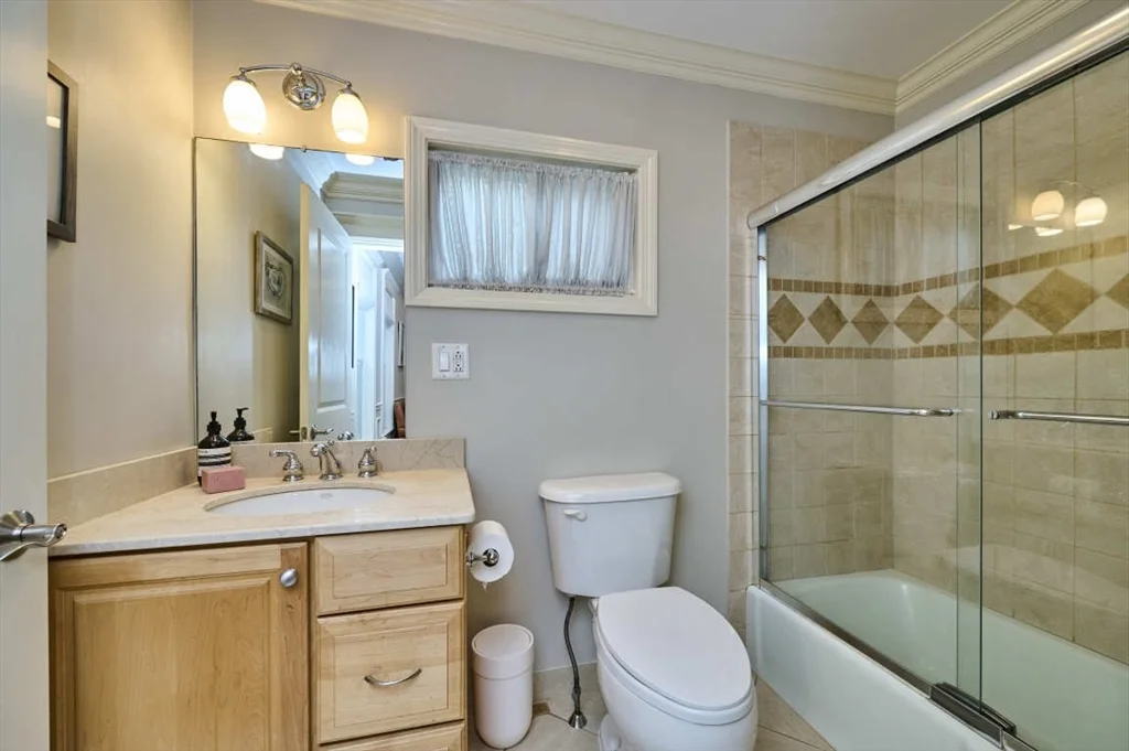2 bed, 1 bath apartment for rent at 464 East 6th St Unit 2, South Boston — photo 12 of 12